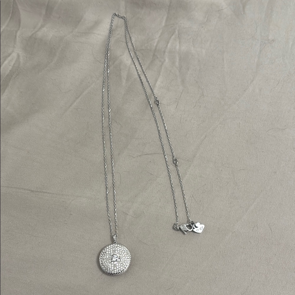 Elegant Silver Pendant Necklace 30$